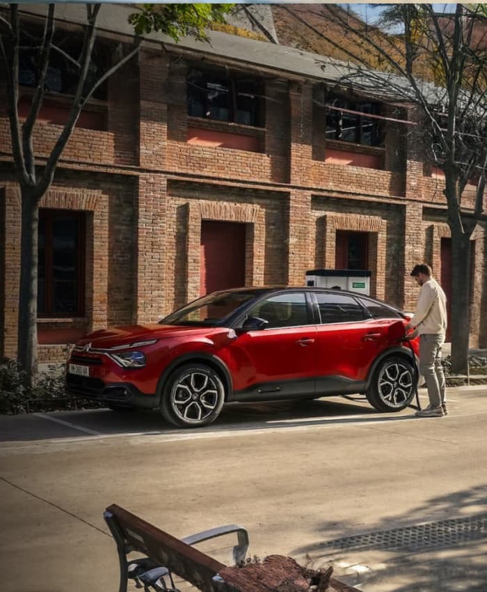 2024 Citroën e-C4 in Elixir Red metallic