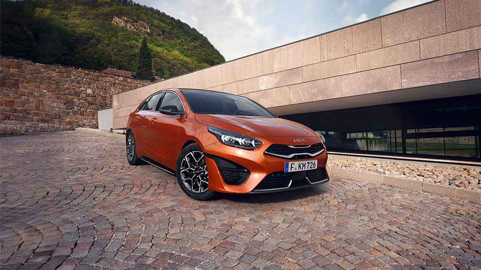 Front angled view of Kia Ceed