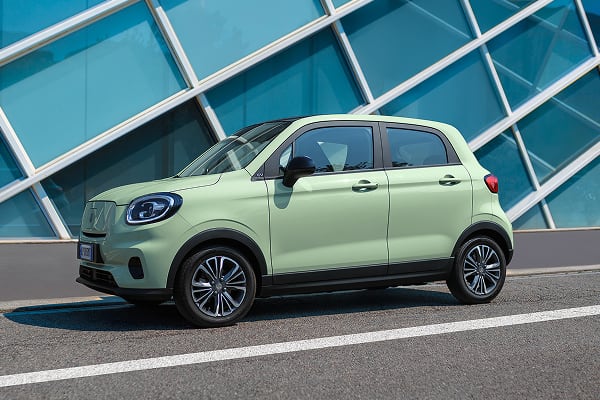 Front angled side view of Leapmotor T03