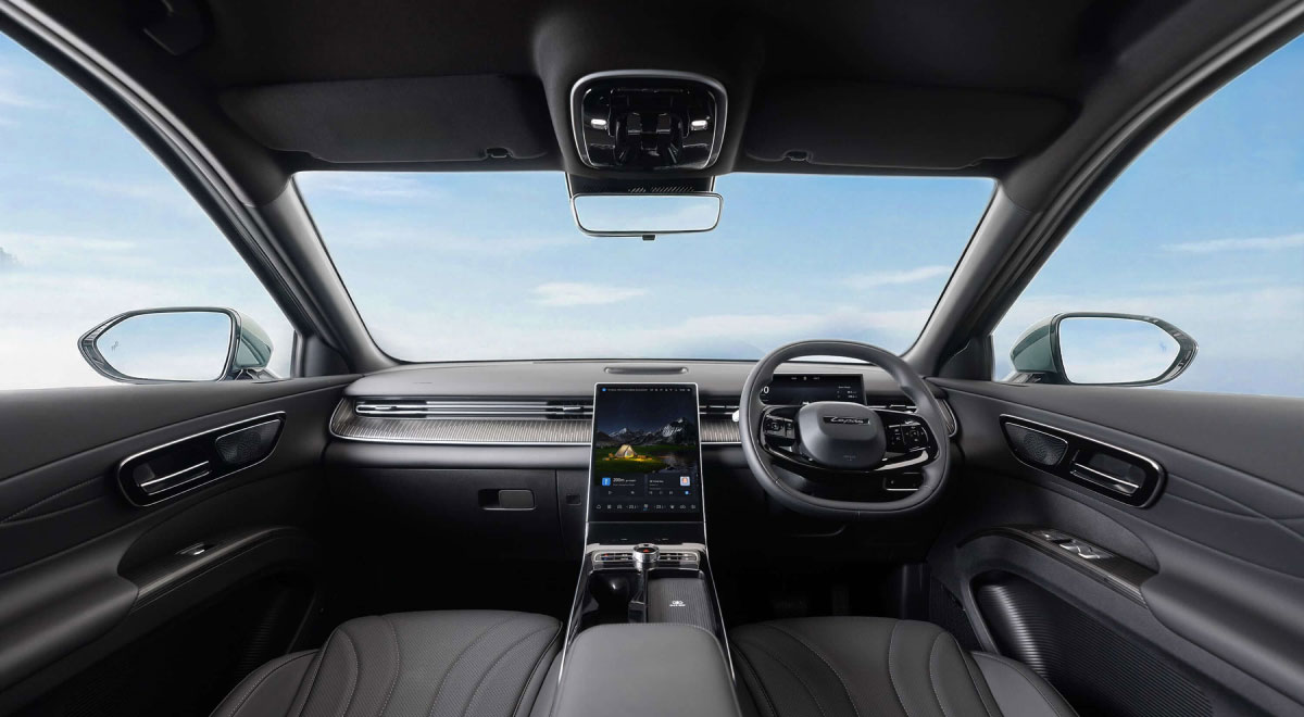 LEPAS L8 interior