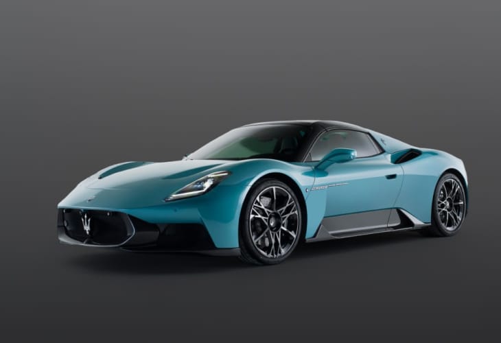 Front angled view of Maserati Mpura