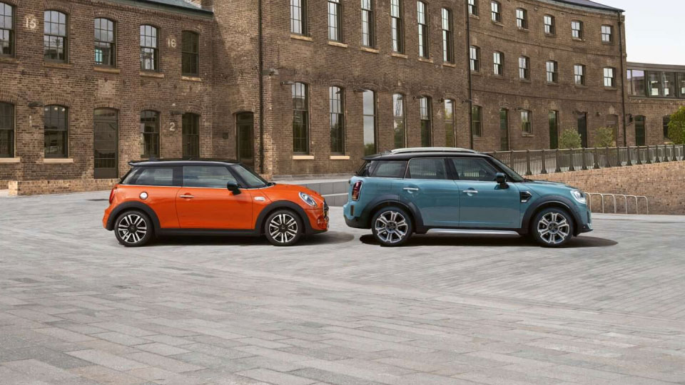 Side-on view of MINI Cooper and MINI Countryman
