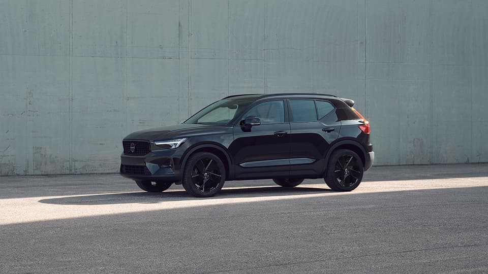 Side angled view of Volvo XC40