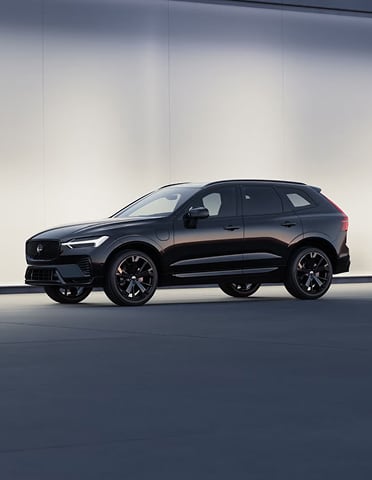 Side angled view of Volvo XC60 Black edition